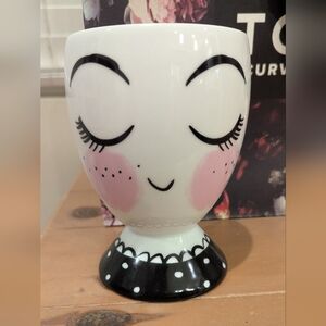 Threshold Lady Sketch Pen Cup/Planter